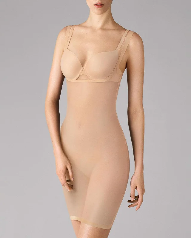 high-slit dress shaper with invisible seamsTulle Forming Dress