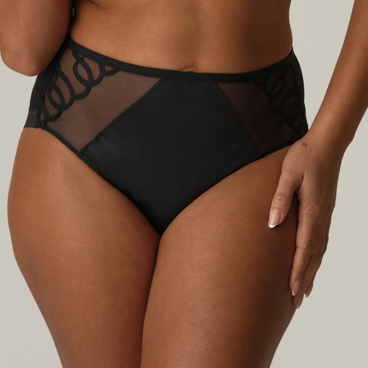 stretchable satin hipster panties with a lace trim for a luxurious feelPrima Donna Full Briefs-Vallarta-Black