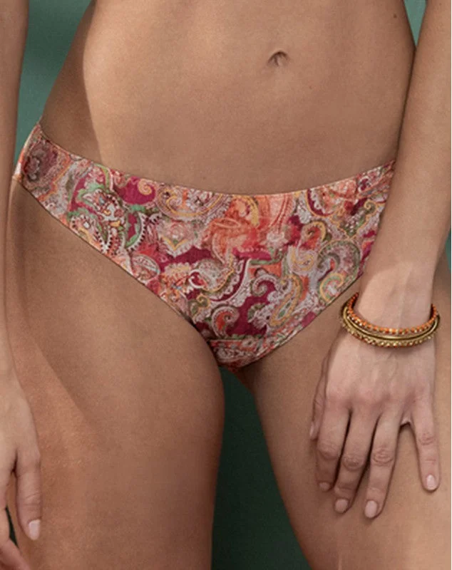 floral print thong panties for a playful lookTanga chachrmire en fete