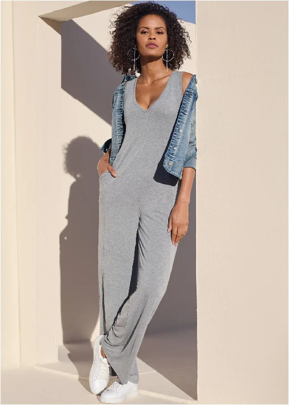 Women's Jumpsuits with Tapered LegRelaxed V-Neck Jumpsuit - Heather Grey