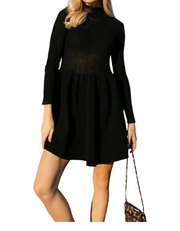 Women's Fine Gauge SweatersPleated Sweater Dress In Black