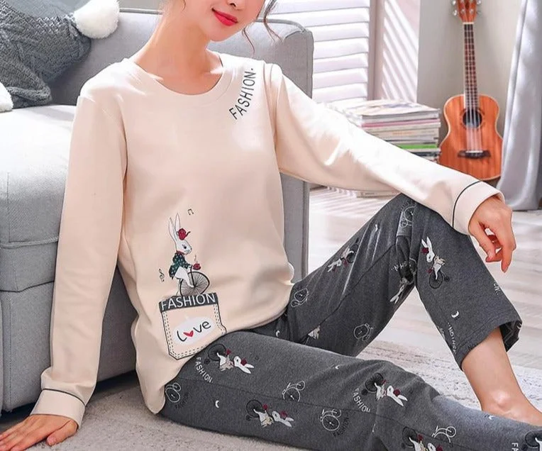 women's pajamas for a night of deep sleepWarm Long Sleeve Pajamas